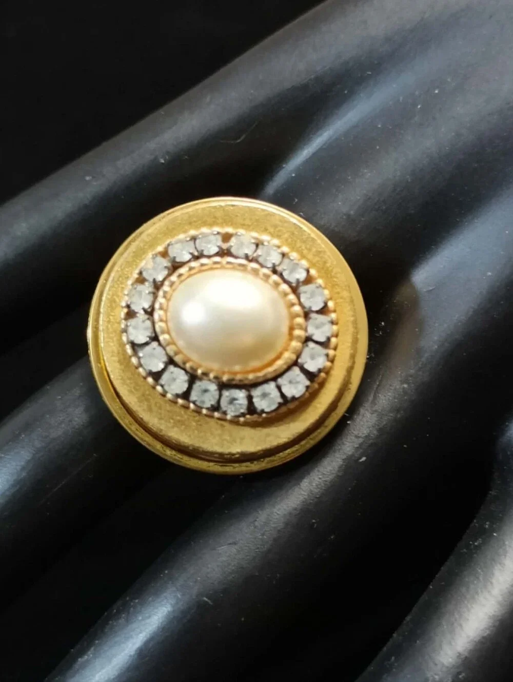 Vintage 80’s Faux Pearl Rhinestone Gold Tone Ring Adjustable Statement Ring